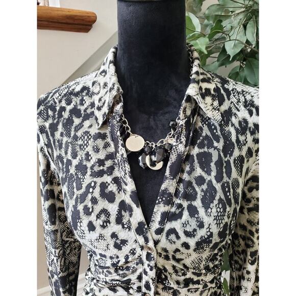 Essentials Women Black White Snake Print Polyester Button Front Top Shirt Small - Picture 11 of 12